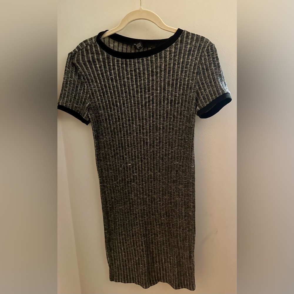 Women’s Forever 21 dress
